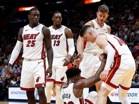 烈焰重生：迈阿密热火的铁血征途